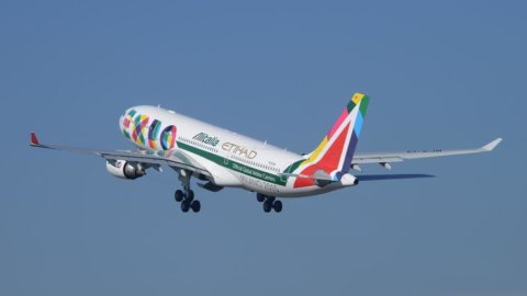 Alitalia-Etihad, here is the aircraft with a special livery for Expo 2015