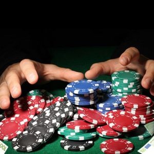 Banche e Borsa ko, ma Mps, Snam e Terna recuperano