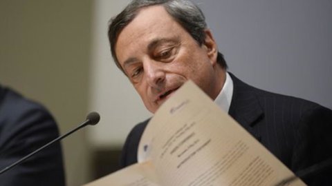 Bce: tassi fermi al minimo storico, rebus QE