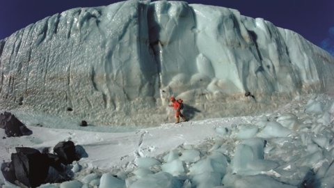 Milan/Fotografi: sebuah pameran yang didedikasikan untuk Walter Bonatti dan tantangannya sebagai pendaki gunung yang hebat