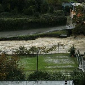 Schlechtes Wetter, Ligurien-Alarm: 2 Tote in Leivi, Armee in Chiavari