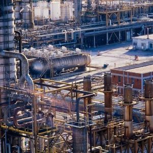 Contrabando, robos de gasolina, refinerías clandestinas: alarma de los petroleros