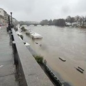 Schlechtes Wetter: Zwei Tote in der Lombardei, die Flut des Po ist beängstigend