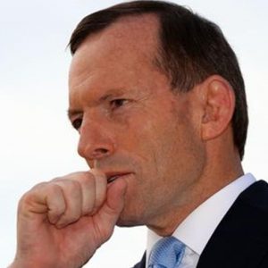 أستراليا ، نيران صديقة للمحافظين البريطانيين في رئاسة الوزراء
