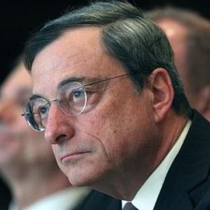 Draghi gegenüber Qe: "Inflation muss sofort wieder steigen, EZB bereit, aber es liegt auch an den Regierungen"