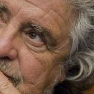 Beppe Grillo 和五颗星击沉萨尔维尼：“不可靠”