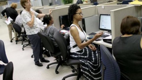 Usa: disoccupazione stabile, crescono più delle attese i nuovi impieghi