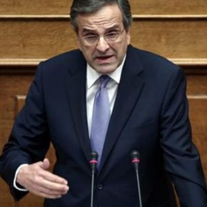 La Grecia fa di nuovo paura. Altro tonfo del petrolio, banche sotto tiro