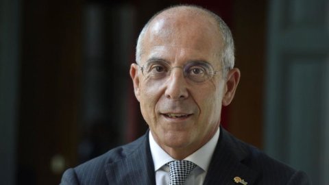 Enel, nuovo piano: salgono investimenti e cedole