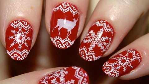 Malasia, todo el mundo está loco por las uñas navideñas