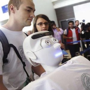 Los Angeles, un robot ca partener de zbor