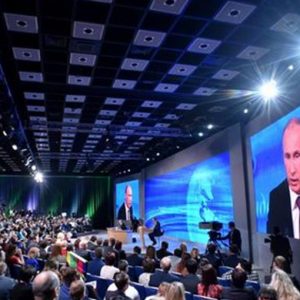 Putin attacca: “I nostri partner vogliono incatenare l’orso russo”