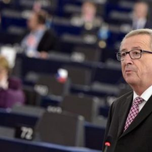 Juncker: investimenti fuori dai vincoli di bilancio