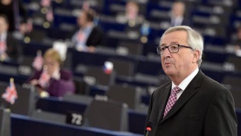 Juncker: investments beyond budget constraints