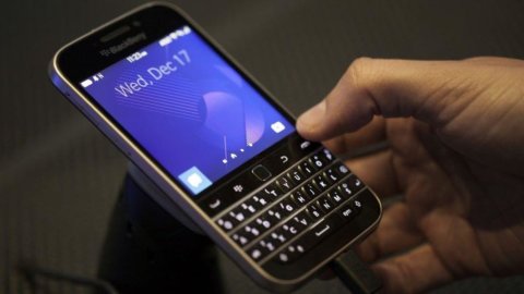 Sorpresa BlackBerry: arriva “Classic”, torna l’utile operativo