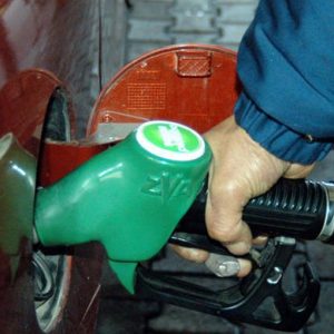 Düşen petrol fiyatları: kim kazanır ve kim kaybeder