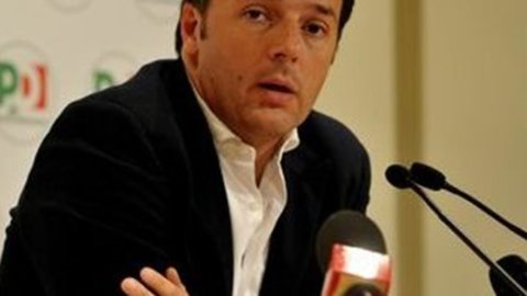 Salva-Berlusconi, Renzi: "The little hand is mine"