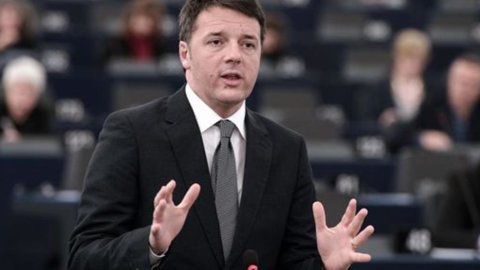 Renzi: “Italia berubah sekarang, carpe diem. Dan ECB memberi sinyal”