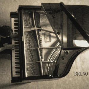 Bruno Sanfilippo um pianista que compõe inspirado na arte, na história, no cinema e nas pessoas