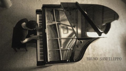 Bruno Sanfilippo un pianista che compone ispirato dall’arte, storia, cinema e dalla gente