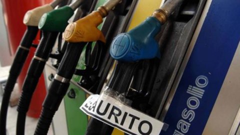 Prezzi benzina e diesel: arriva la stangata di Pasqua