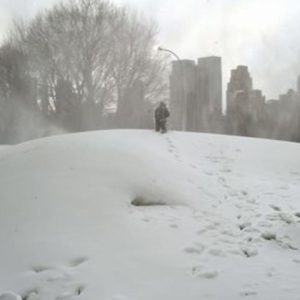 Usa, in arrivo la tempesta del secolo: un metro di neve su New York e Boston