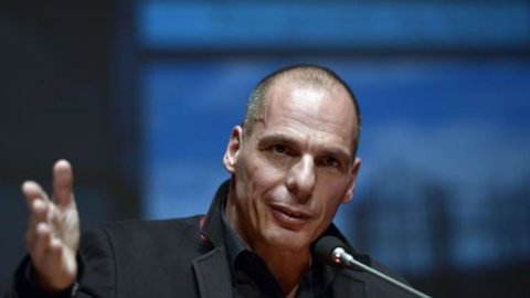 Grecia chiede proroga aiuti: Juncker apre, Schaeuble no