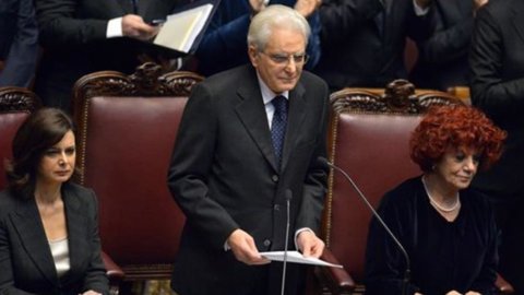 Mattarella: "آپ کو اتحاد اور ترقی کی ضرورت ہے، میں ایک غیر جانبدار ریفری بنوں گا"