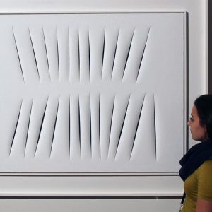 Lucio Fontana di lelang di Sotheby's di London: perkiraan 6-9 juta euro untuk Concetto Spaziale