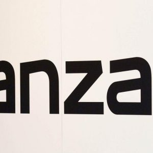 Borsa: timido esordio per Banzai