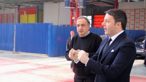 Turin, Renzi en visite au FCA : "Non à l'Italie paresseuse et plaintive"