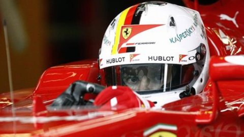 F1、オーストラリアGP - メルセデスが予選を支配するが、フェラーリがそこにいて、ベッテルが表彰台を狙う