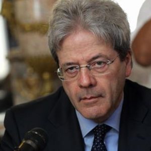 Frontalieri, Gentiloni: “No discriminazioni”