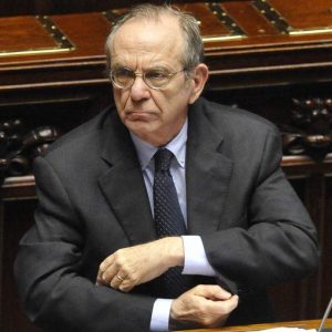 Padoan: privatizzazione Fs nel 2016, ma la proprietà della rete rimarrà pubblica