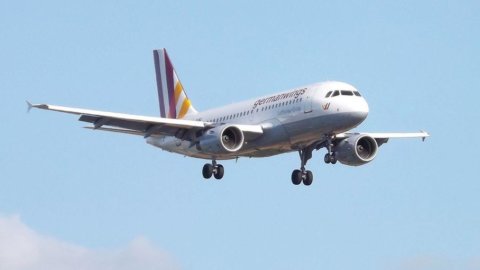 Avion prăbușit, Lufthansa în furtună: niciodată un pilot singur în cabină