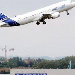 Paris-Cairo: desaparece em voo EgyptAir