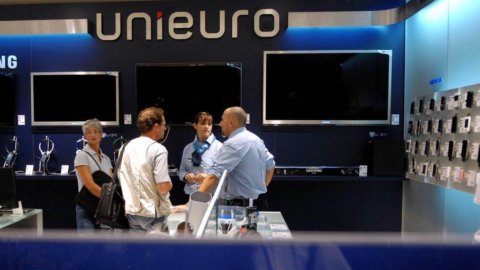 Unieuro، Ieh تبيع 17,5٪ والسهم ينهار