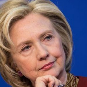 Hillary Clinton choquée : elle a une pneumonie