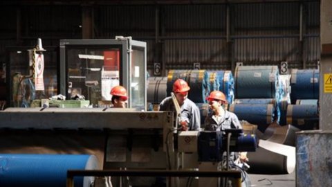 Istat: produzione industriale in ripresa a febbraio: +0,6%