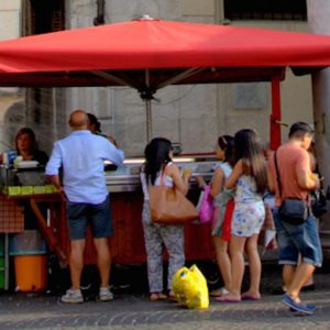 COMIDA ITALIANA – Comida de rua: os melhores santuários do bom gosto na Itália