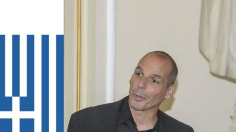 Grécia e Eurogrupo atacam Varoufakis: "Perda de tempo amador"