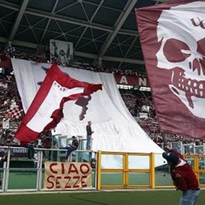 Derby Torino, el bombası hayranları tarafından yakılan kağıt bomba mı?