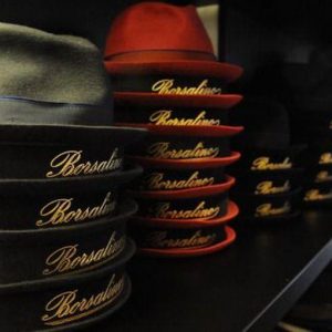 Borsalino : un chevalier blanc débarque pour sauver la fabrique de chapeaux