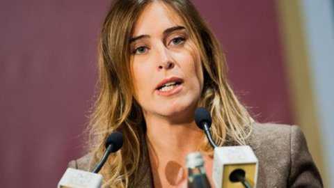 Banca Etruria: 22 تهمة إفلاس ، لكن ليس للأب Boschi