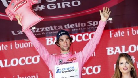 Giro d'Italia: Matthews comemorando, Pozzovivo no hospital
