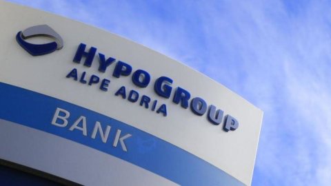 Caríntia a um passo da moratória: pagar a falência do Hypo Alpe Adria