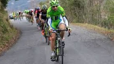 O Giro d'Italia descobre Formolo, vencedor em La Spezia