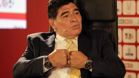 Maradona a processo per “l’ombrello” (e non solo) a Equitalia