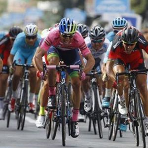 Giro d'Italia: Gilbert bate pe toată lumea, Contador se extinde pe Aru