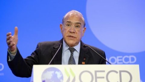 OECD：「イタリアでは回復が強まっている」